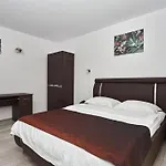 Mora Pensiune