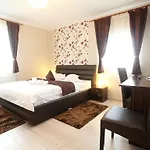 Mora Guest house 3*