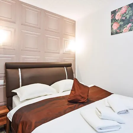 Mora Guest house 3*