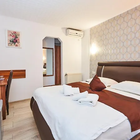 Mora Guest house 3*